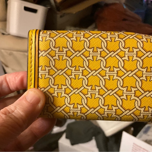 KATE SPADE-LINK TRI FOLD WALLET - Picture 2 of 9